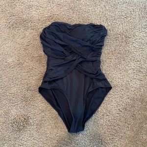 Woman’s Jones New York bathing suit